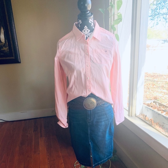 TH buttoned down - Picture 2 of 6